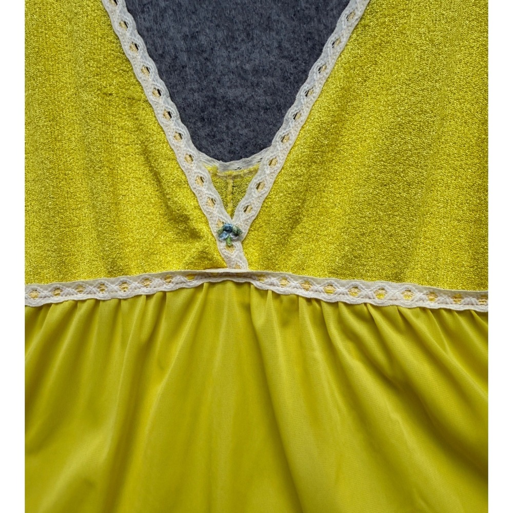Vintage Yellow Nylon Babydoll Nightgown Lace Trim Empire Waist Chemise Large 60s - Picture 2 of 9